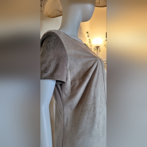 TUZZI VELVETY DRESS SIZE 16 - Picture 6 of 8